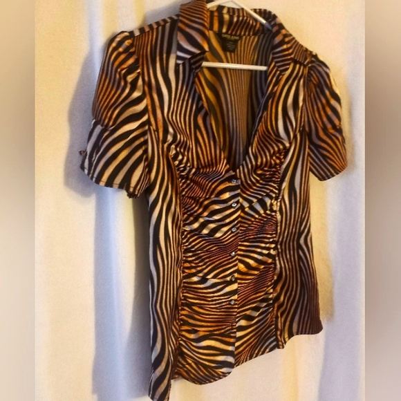 Fitted Dress-Short Sleeve Blouse - Picture 5 of 6